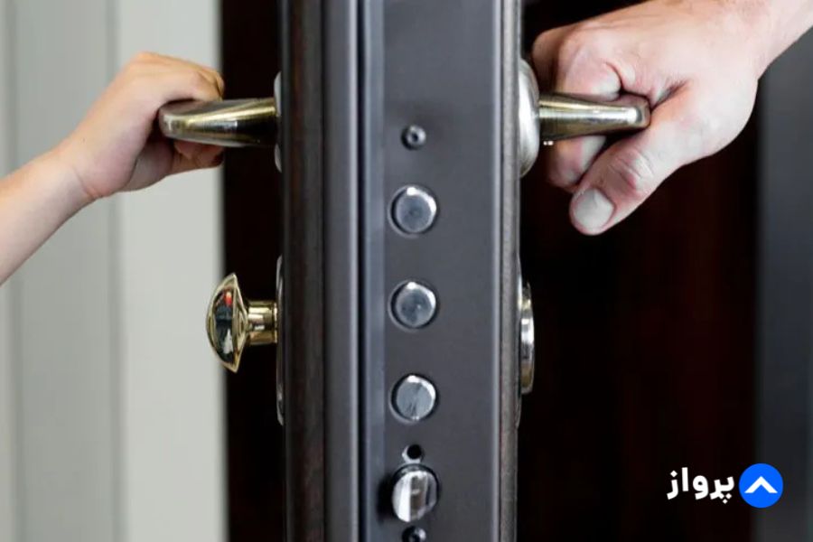 عوض كردن قفل درب ضد سرقت
